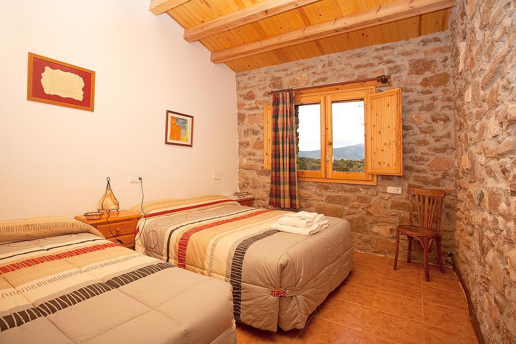 Masia Massanes Guest House Tiurana Bagian luar foto