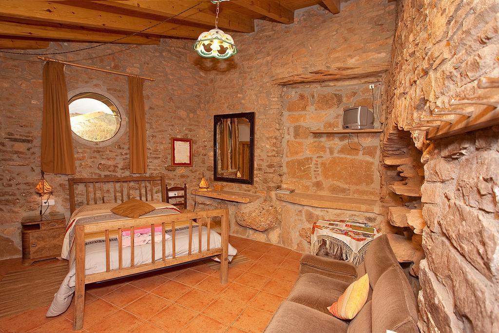 Masia Massanes Guest House Tiurana Bagian luar foto