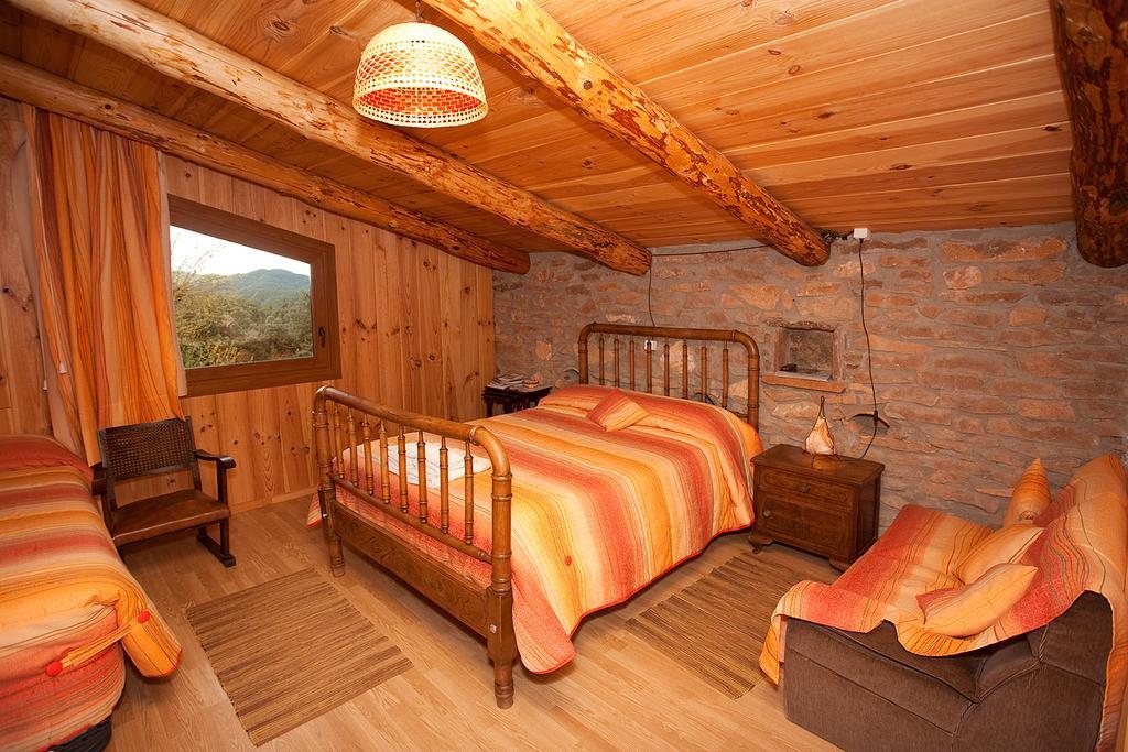 Masia Massanes Guest House Tiurana Bagian luar foto