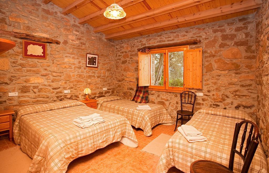 Masia Massanes Guest House Tiurana Bagian luar foto