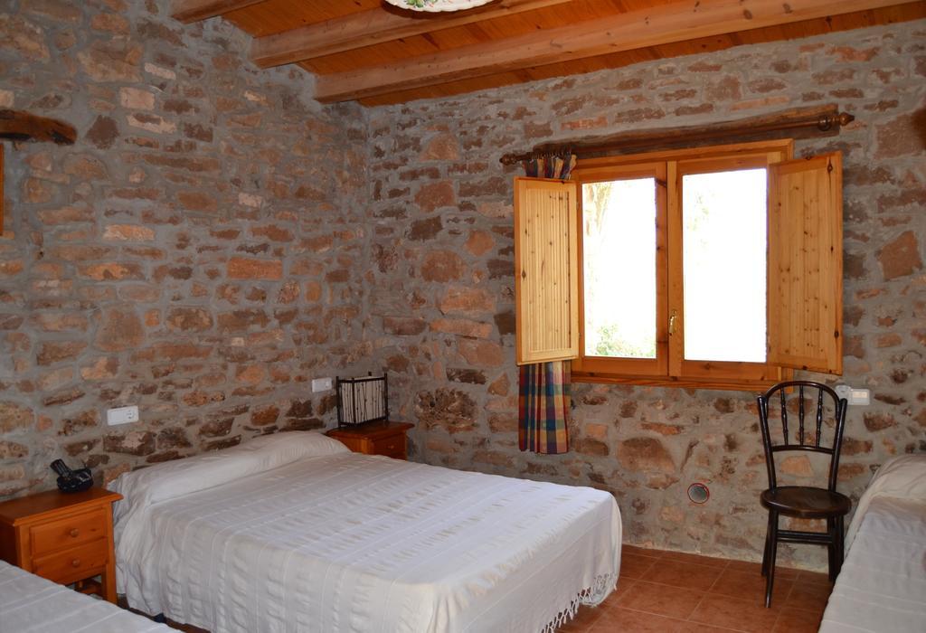 Masia Massanes Guest House Tiurana Bagian luar foto